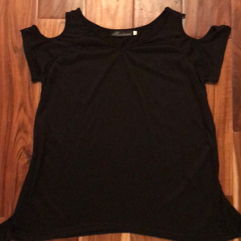 Black short sleeved cold shoulder top, L